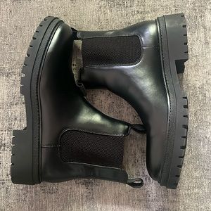 H&M Black Chelsea Boots